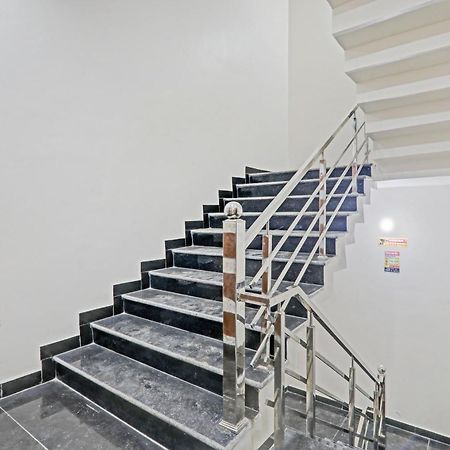 Townhouse P.S.Palace Near Amausi Metro Station Лакхнау Экстерьер фото